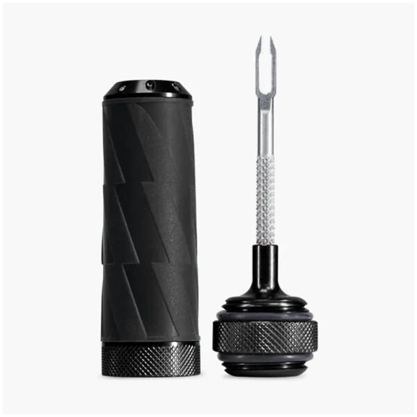 MUC-OFF Precision Tubeless Repair Capsule Black. A puncture plug and a reamer tool thanks to the 304 stainless steel 2 in 1 integral tool